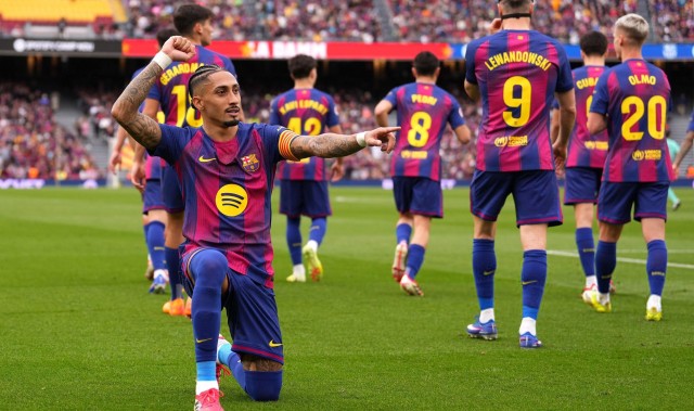 kaiyun.com-开场21分钟点球双响，拉菲尼亚生涯首次联赛单场打进两粒点球