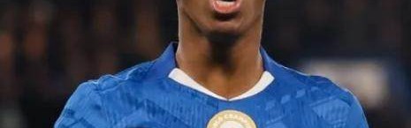 开云体育-埃斯特旺：适应很顺利 第一次见雪 每周两次英语课