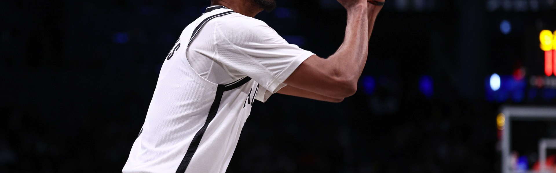 kaiyun.com-美记：扎伊尔-威廉姆斯放弃了新合同中被动获得的交易否决权